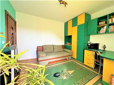 Casa utilata 9 camere 5 bai filigorie garaj in zona Calea Poplacii