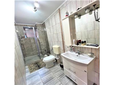 Casa utilata 9 camere 5 bai filigorie garaj in zona Calea Poplacii