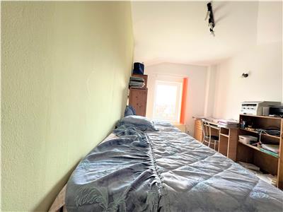 Casa utilata 9 camere 5 bai filigorie garaj in zona Calea Poplacii