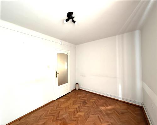 Spatiu de birouri cu 4 camerec 2 bai in zona centrala din Sibiu