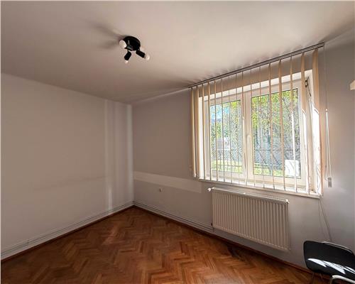 Spatiu de birouri cu 4 camerec 2 bai in zona centrala din Sibiu
