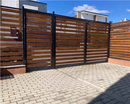 Casa moderna cu 3 camere 2 bai balcon si curte privata in Turnisor