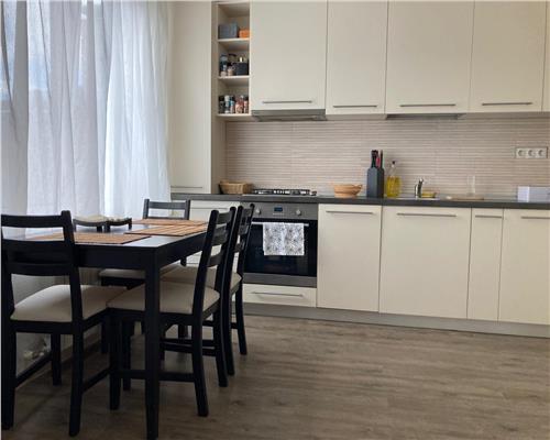 Casa moderna cu 3 camere 2 bai balcon si curte privata in Turnisor