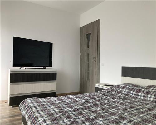 Casa moderna cu 3 camere 2 bai balcon si curte privata in Turnisor