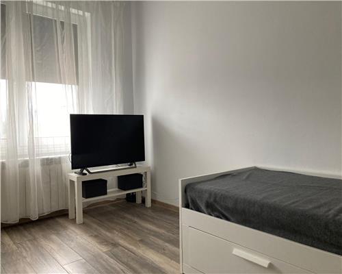 Casa moderna cu 3 camere 2 bai balcon si curte privata in Turnisor