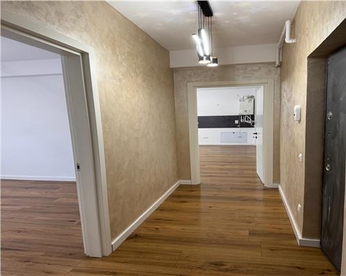 Apartament la cheie cu 2 camere logie 7 mp si parcare privata pe Dna Stanca