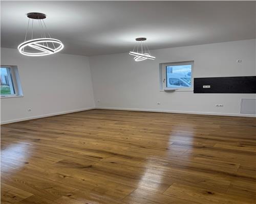Apartament la cheie cu 2 camere logie 7 mp si parcare privata pe Dna Stanca