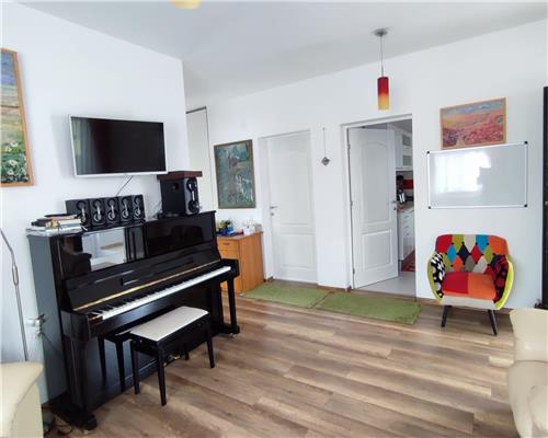 Casa individuala 5 camere terasa acoperita 3 bai si 458 mp teren in Cristian