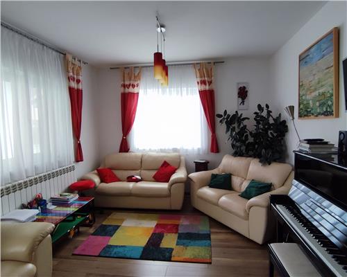 Casa individuala 5 camere terasa acoperita 3 bai si 458 mp teren in Cristian