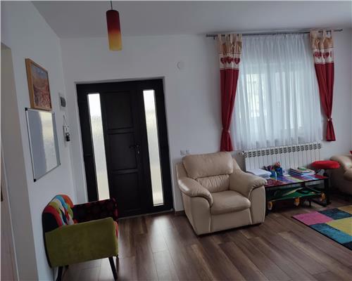 Casa individuala 5 camere terasa acoperita 3 bai si 458 mp teren in Cristian