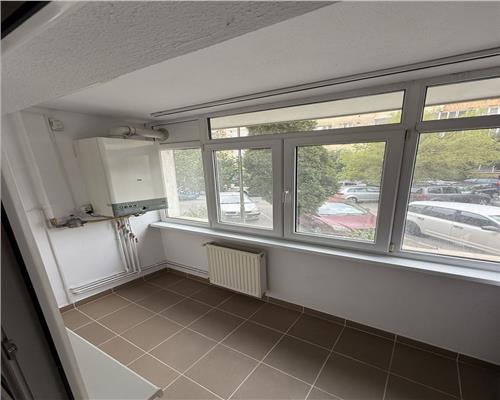 Apartament 3 camere cu balcon Vasile Aron