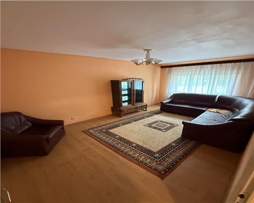 Apartament 3 camere cu balcon Vasile Aron