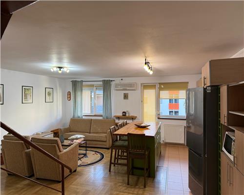 Apartament 3 camere 2 bai  balcon si parcare subterana pe Aleea Streiu