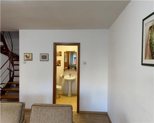 Apartament 3 camere 2 bai  balcon si parcare subterana pe Aleea Streiu