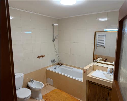 Apartament 3 camere 2 bai  balcon si parcare subterana pe Aleea Streiu