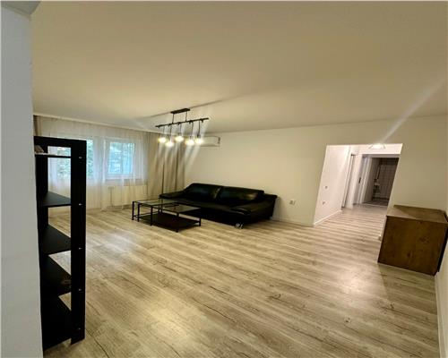 Apartament modern cu 3 camere si balcon pe Mihai Viteazu