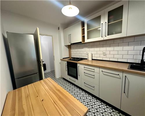 Apartament modern cu 3 camere si balcon pe Mihai Viteazu