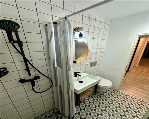Apartament modern cu 3 camere si balcon pe Mihai Viteazu