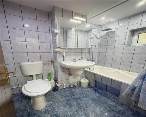 Apartament 2 camere decomandat si balcon pe Mihai Viteazu
