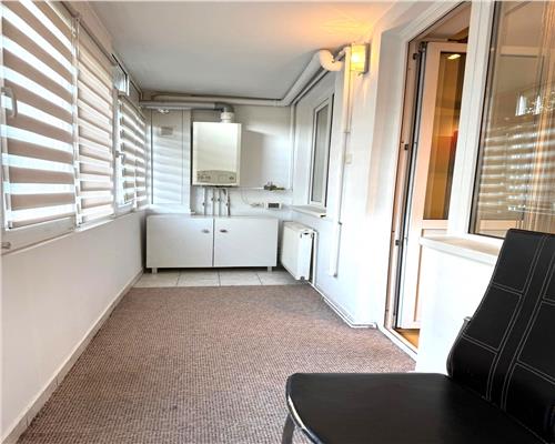 Apartament 2 camere decomandat si balcon pe Mihai Viteazu