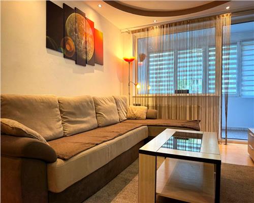 Apartament 2 camere decomandat si balcon pe Mihai Viteazu