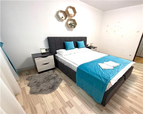 Apartament 2 camere decomandat si balcon pe Mihai Viteazu
