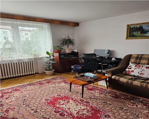 Apartament  2 camere decomandat baie cu geam si parcare in Terezian