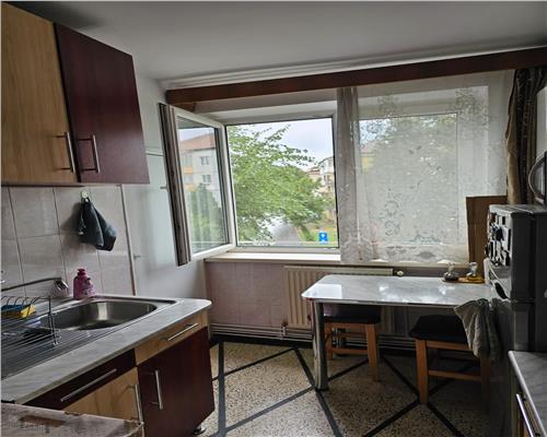 Apartament  2 camere decomandat baie cu geam si parcare in Terezian