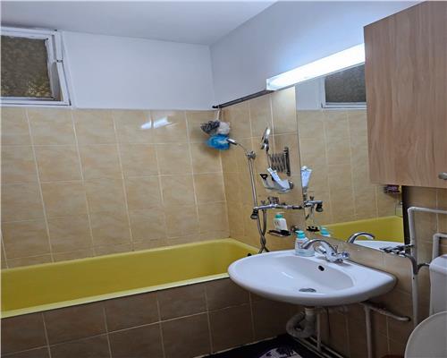 Apartament  2 camere decomandat baie cu geam si parcare in Terezian