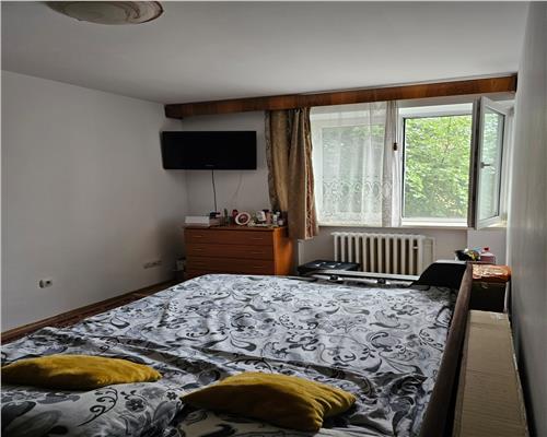 Apartament  2 camere decomandat baie cu geam si parcare in Terezian