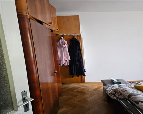 Apartament  2 camere decomandat baie cu geam si parcare in Terezian