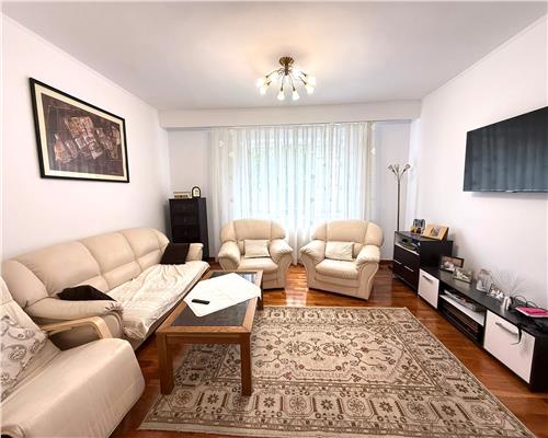 Casa moderna 220 mpu 6 camere 3 bai 2 terase pivnita pe Milea