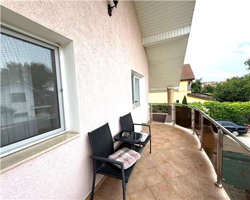 Casa moderna 220 mpu 6 camere 3 bai 2 terase pivnita pe Milea