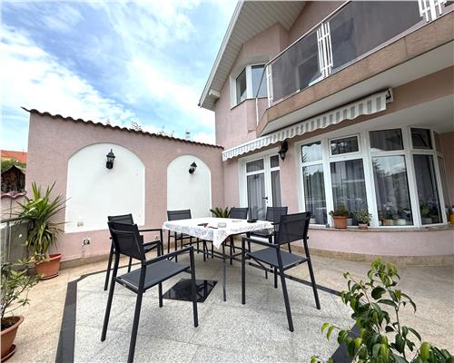 Casa moderna 220 mpu 6 camere 3 bai 2 terase pivnita pe Milea