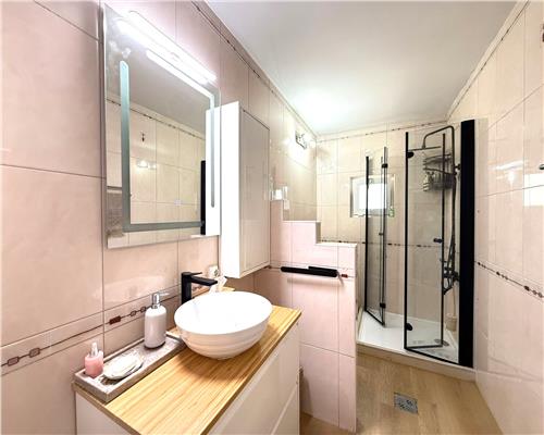 Casa moderna 220 mpu 6 camere 3 bai 2 terase pivnita pe Milea