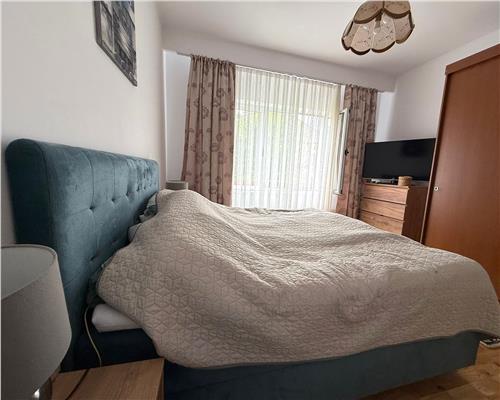 Casa moderna 220 mpu 6 camere 3 bai 2 terase pivnita pe Milea
