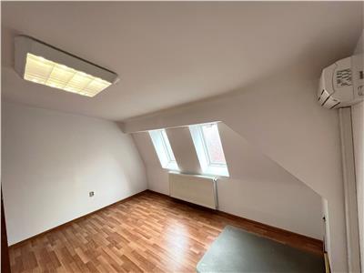 Spatiu de birouri 3 camere de inchiriat in zona centrala
