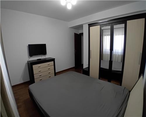 Apartamnet 3 camere decomandat etaj 1 langa Mandra