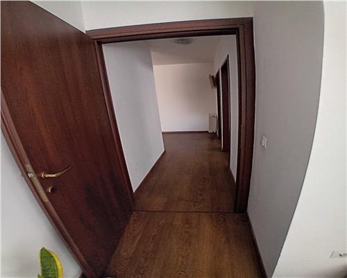 Apartamnet 3 camere decomandat etaj 1 langa Mandra