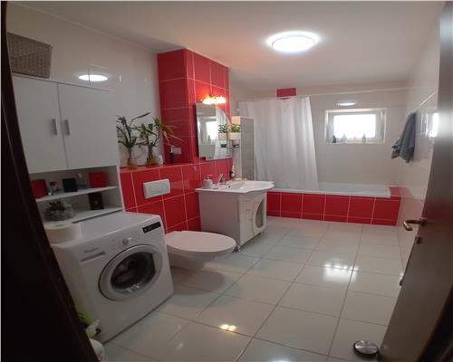 Apartamnet 3 camere decomandat etaj 1 langa Mandra