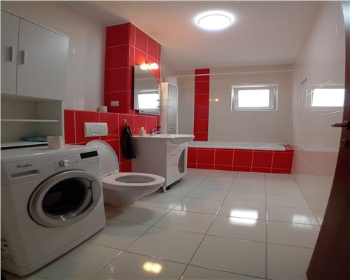 Apartamnet 3 camere decomandat etaj 1 langa Mandra