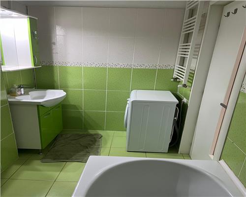 Apartament 2 camere cu balcon si parcare zona Doamna Stanca
