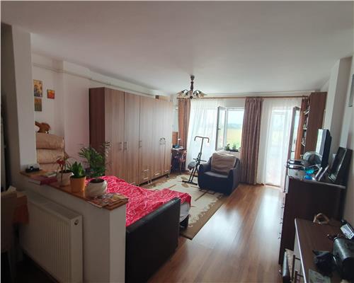 Garsoniera spatioasa 37 mpu  etaj 1 cu balcon  Valea Aurie