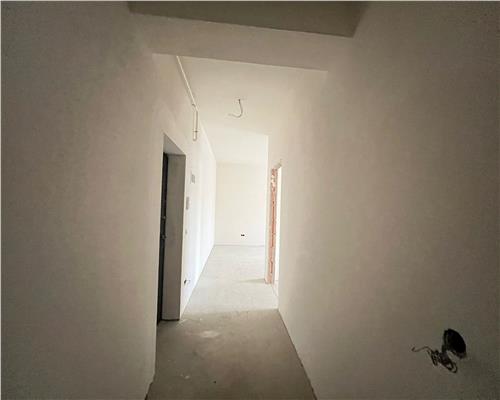 Apartament etaj 2 la cheie cu 3 camere balcon camara parcare
