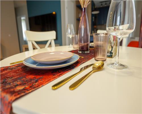 Apartament NOU de lux cu 3 camere 2 bai 2 balcoane zona El Gringo