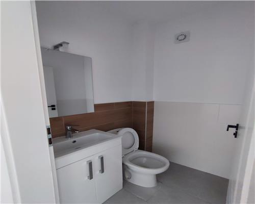 Apartament la cheie 2 camere 2 bai terasa acoperita si curte in Selimbar