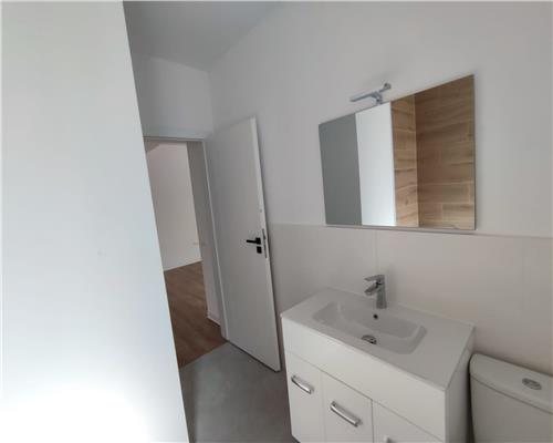 Apartament la cheie 2 camere 2 bai terasa acoperita si curte in Selimbar