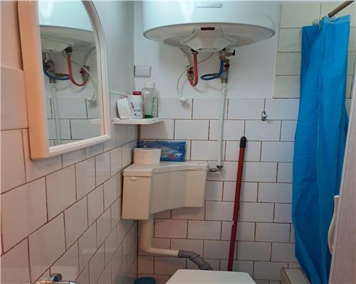 Garsoniera 25 mp etaj 2 zona Henri Coanda