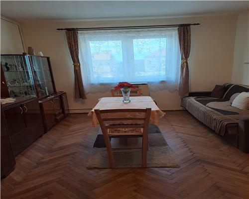 Garsoniera 25 mp etaj 2 zona Henri Coanda