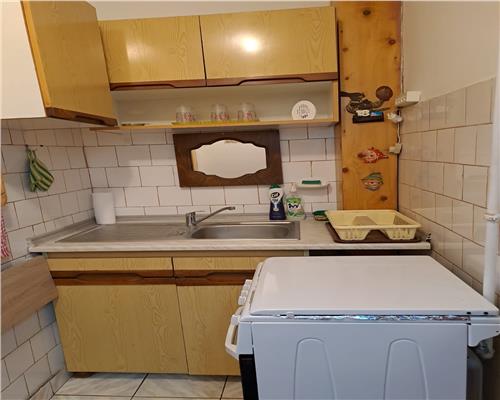 Garsoniera 25 mp etaj 2 zona Henri Coanda